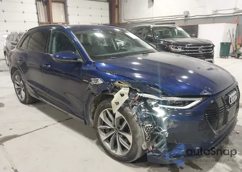 2021 Audi E-Tron Premium Plus Quattro z USA, uszkodzony, nr VIN WA1LAAGE2MB037816